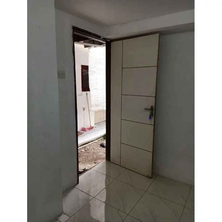 Foto Kamar K (Deluxe Room)  Kost Surabaya